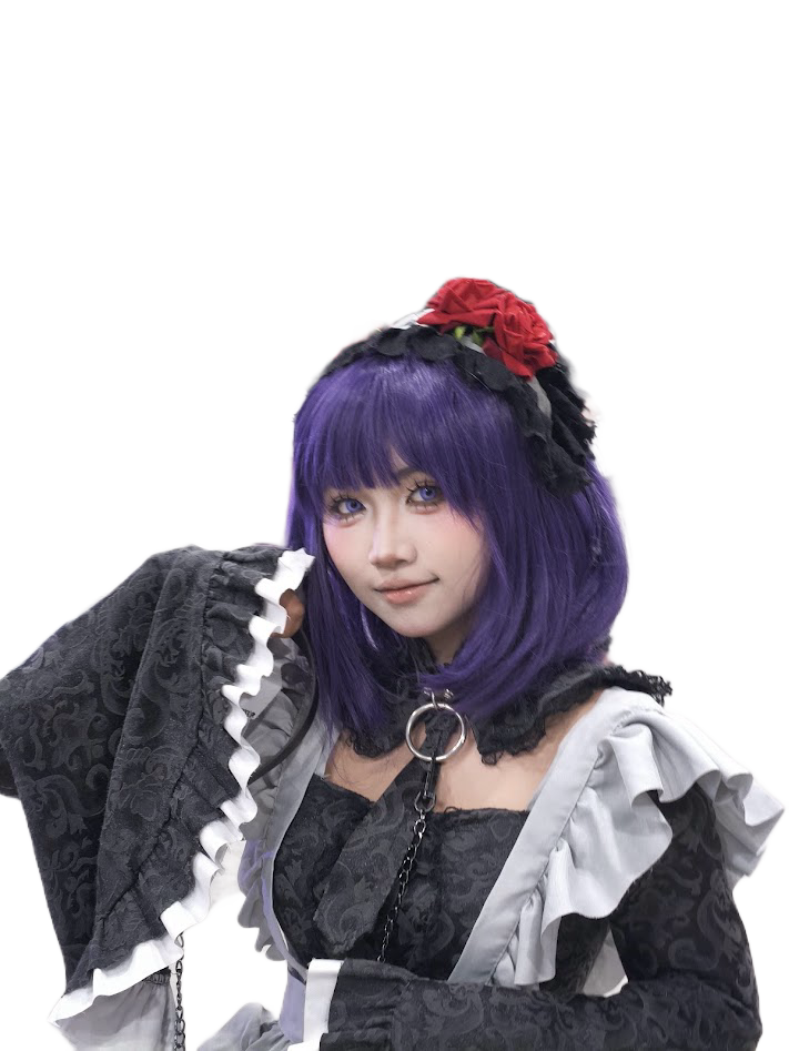 Cá Chân Dài trong bộ cosplay màu tím